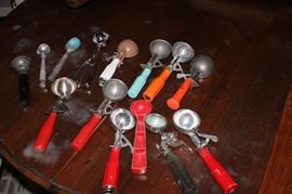 COLLECTION OF ICE CREAM SCOOPS