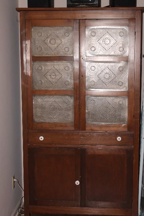 ANTIQUE PIE SAFE