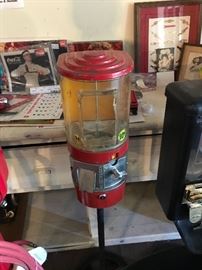 Vintage 10 cent Gumball Machine