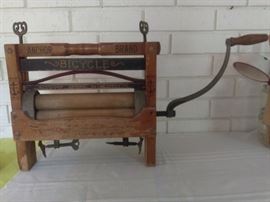 Antique #771 Anchor Brand laundry ringer