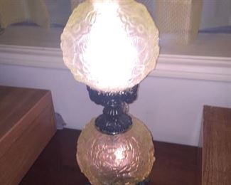 Yellow Vaseline glass "Gone with the Wind" lamp--perfect