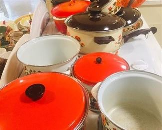 Fabulous vintage cookware-minty