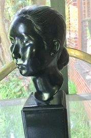 Bien Hoa and Thanh Le Studio bronze head