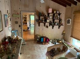 Vintage wood shelving easy to take away.  Great book collection. 