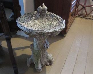 Resin Small Bird Nest Bird Bath