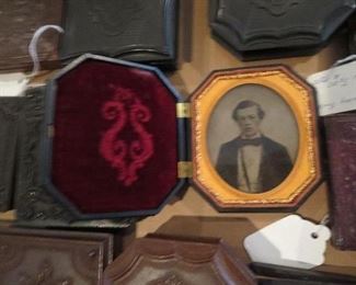 Octagon Union Case with Man