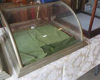 Curved Glass Counter Top Show Case as found condition