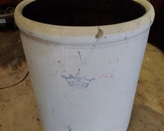 8 Gallon Stoneware Crock