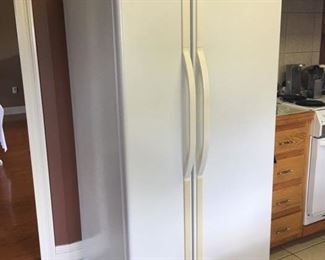 Sears Kenmore side by side refrigerator freezer