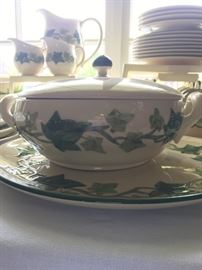 serving pieces too!