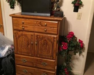 Chest of same beroom suite.  Pictures, plant, TV, everything you see is for sale