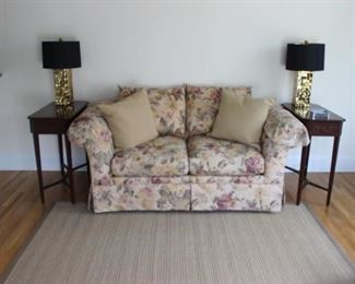 Decorative lamps & tables