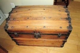 round top trunk