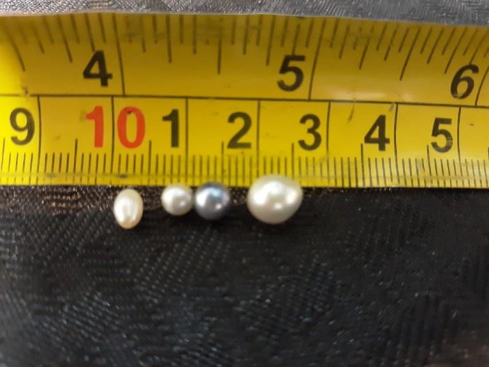 Four predrilled pearls