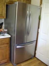 Kenmore Refrigerator...