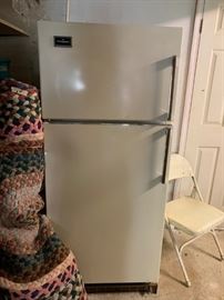 #154 Hot Spot 18cu Refrigerator w/Freezer on Top  $ 65.00