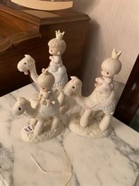 #165	collection	precious memory 3 piece 3 kings statues 	 $100.00 
