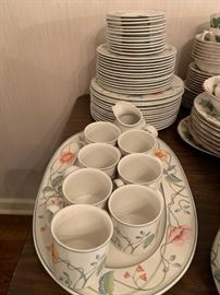 #173	china	Villero & Boch Albertina set	 $50.00 
