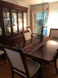 Matching Table/6chairs/2leaves