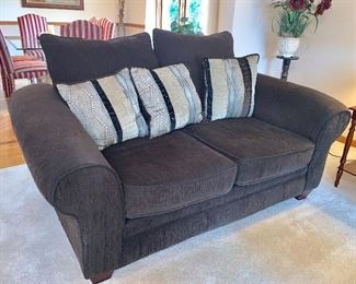 Brown loveseat w/matching couch - w/pillows
