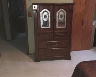 dresser/armoire