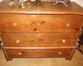 furniture primitve chest of drawers