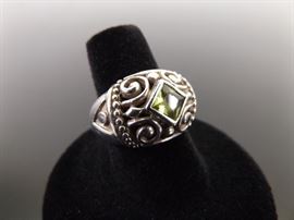 .925 Sterling Silver Art Nouveau Princess Cut Peridot Ring Size 7.25