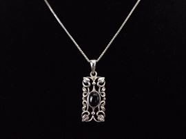 .925 Sterling Silver Art Nouveau Black Onyx Cabochon Pendant Necklace