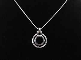 .925 Sterling Silver Modernist Inlayed Black Onyx Pendant Necklace