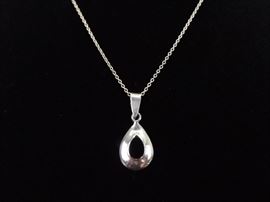 .925 Sterling Silver Inlayed Black Onyx Pear Pendant Necklace