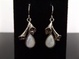.925 Sterling Silver Moonstone Cabochon Lilly Dangle Earrings