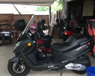 SYM Scooters side view 