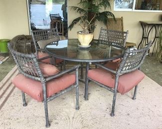 Table w/four chairs patio set