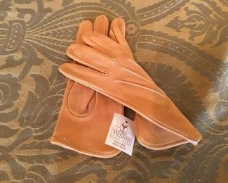 New with tags Deerskin gloves