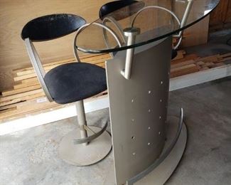 Small Portable Bar with 2 Chairs