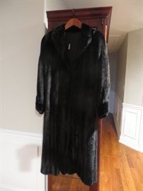 BLACKGAMA - female pelt mink coat in beautiful condition!