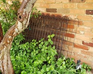 garden supply and decor