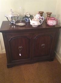 Henredon bar/server.