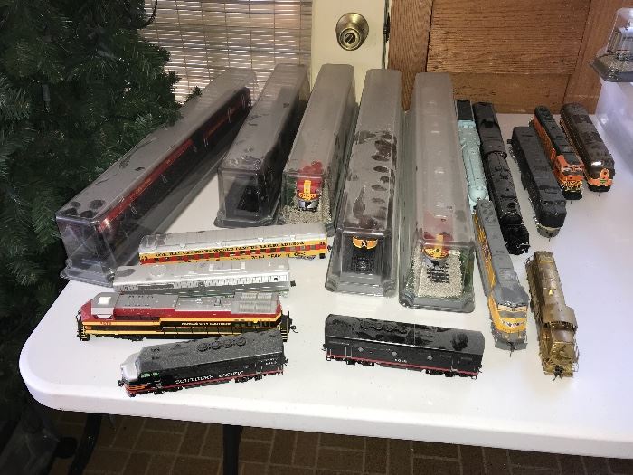 HO Train locomotives 