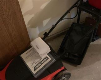 Black & Decker lawnmower with bagger