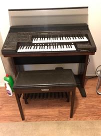 Yah ama organ with matching stool - Call 254-760-4478 if interested before the sale