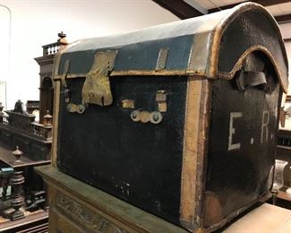 Early travel trunk