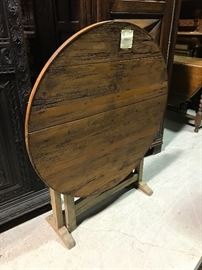 French wine tasting table