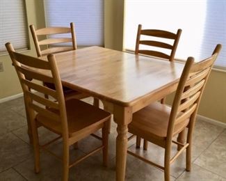Light Wood Dinette w/ 4 Chairs, 1 Leaf