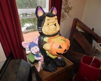 Halloween Display(Winnie the Pooh and Piglet)