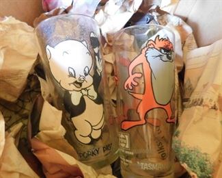 Several Warner Brothers Looney Tunes Glasses 