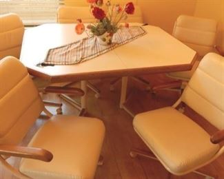 CHAIRS ON WHEELS - CAN BE SEPARATED