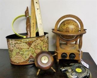 World Globe Transistor Radio (Works)