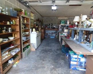 Garage/Shop FULL of good stuff