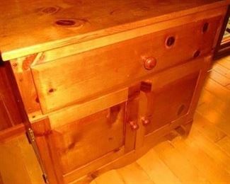 Pine cabinet with one drawer